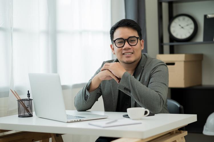 Filipino professional looking for jobs in Canada